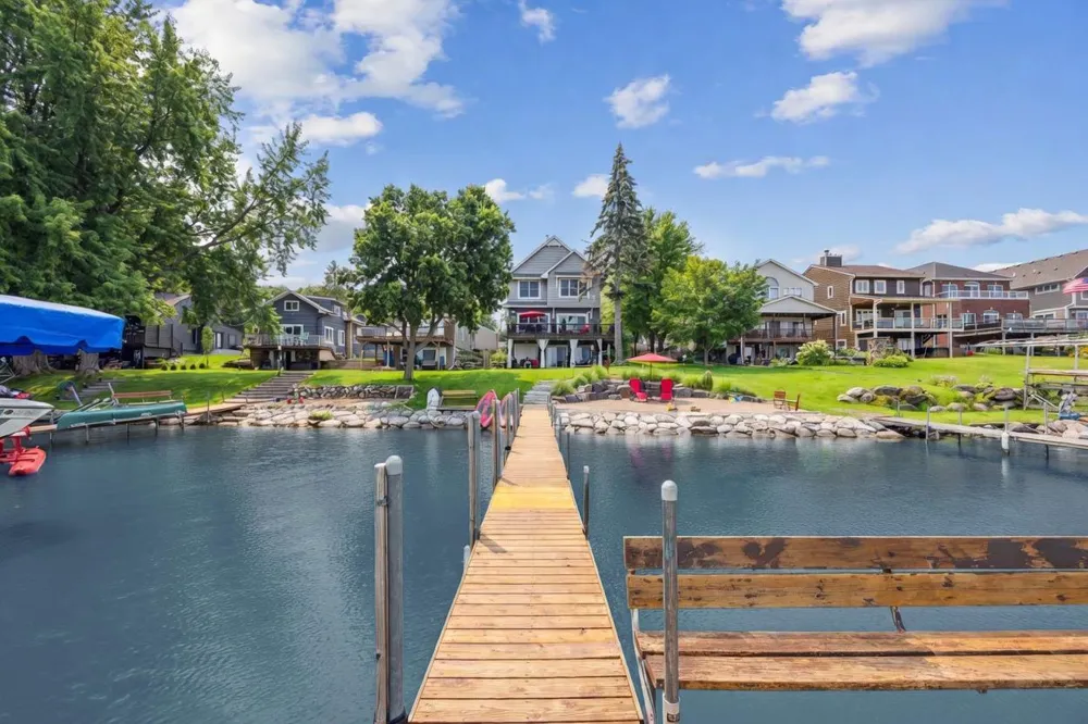 5060 Edgewater Drive Mound, MN 55364