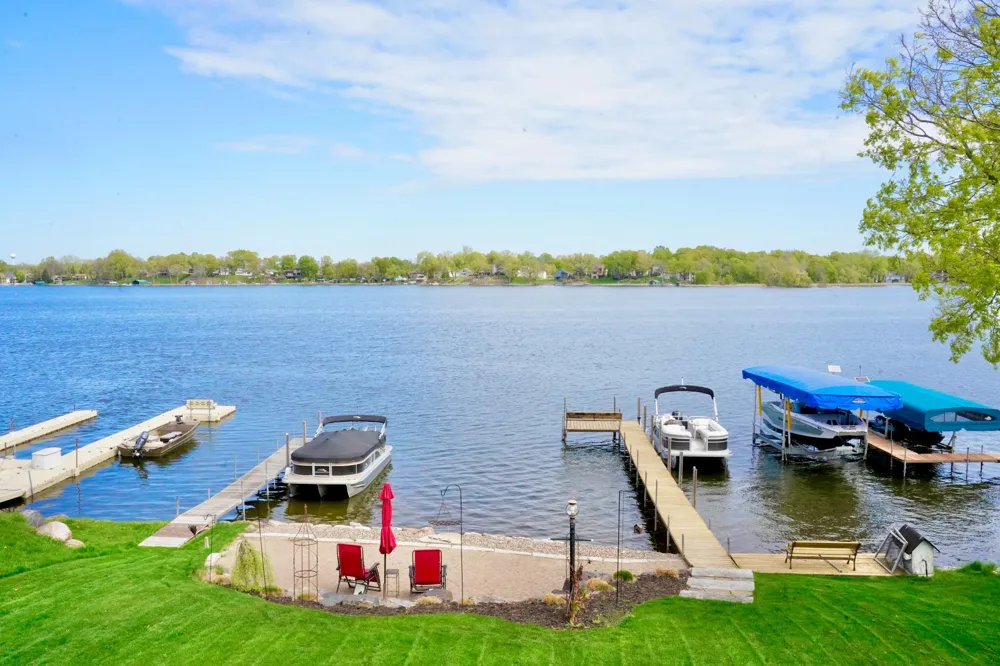 5060 Edgewater Drive Mound, MN 55364