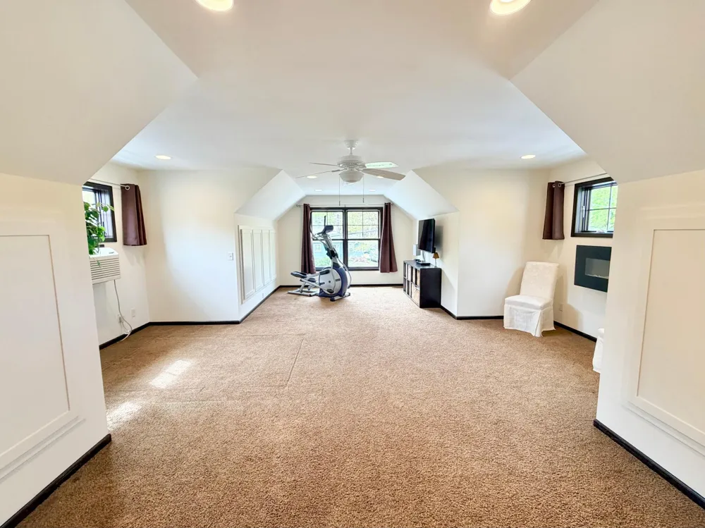 5060 Edgewater Drive Mound, MN 55364