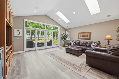 3935 Geneva Golf Club Drive NE