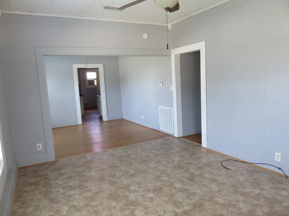 1719 Grand Avenue Liberty, TX 77575