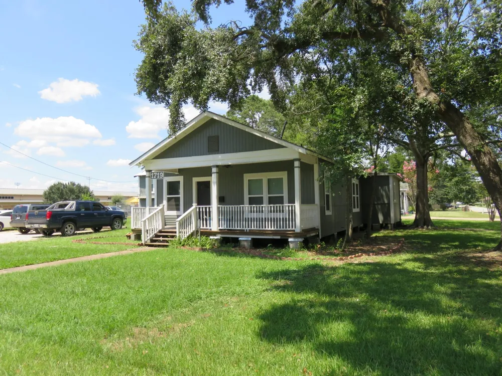 1719 Grand Avenue Liberty, TX 77575
