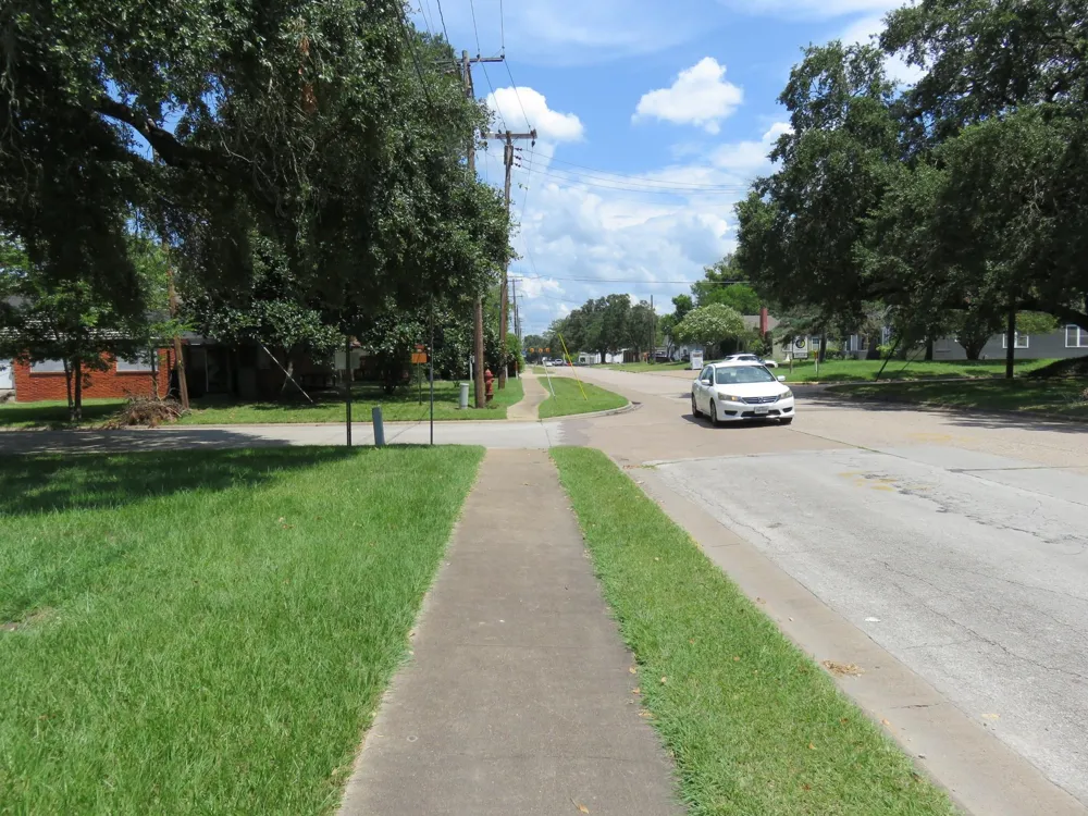 1719 Grand Avenue Liberty, TX 77575
