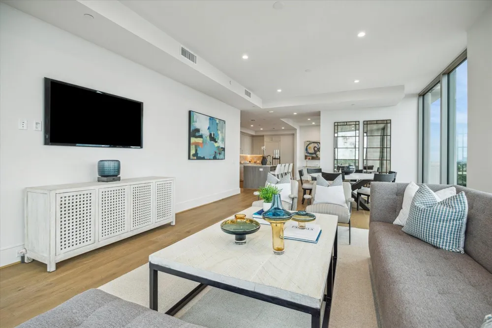 5656 San Felipe Street #606 Houston, TX 77056