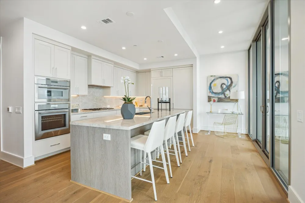 5656 San Felipe Street #606 Houston, TX 77056