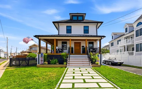225 W Lavender Road