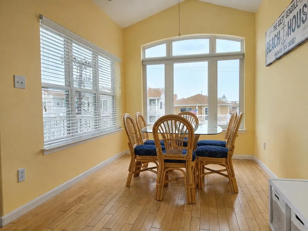 216 E Roberts Avenue Wildwood, NJ 08260