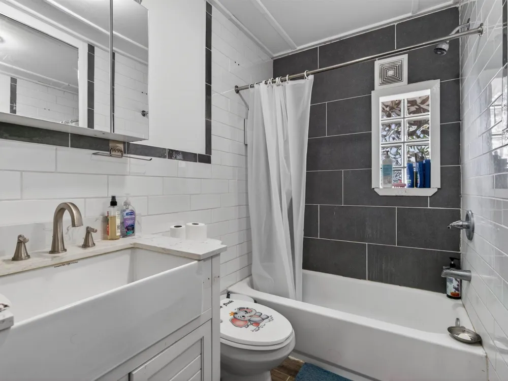 1406 Lincolnway La Porte, IN 46350