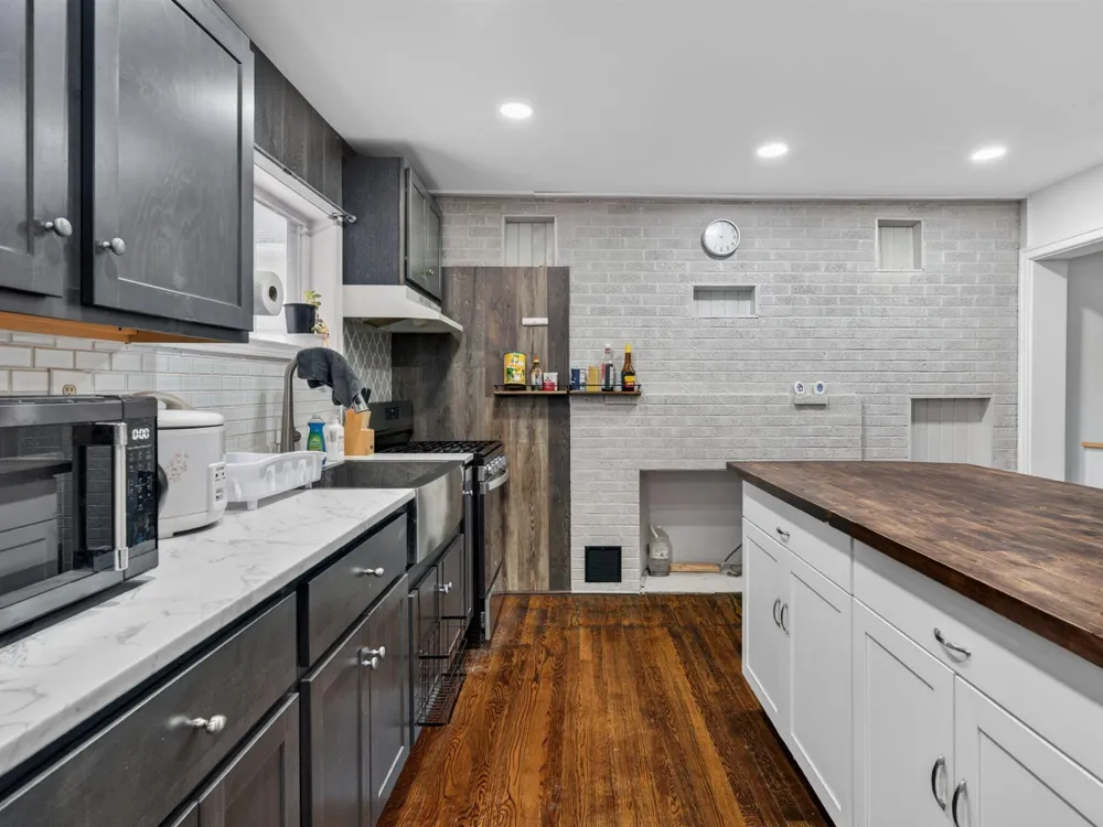 1406 Lincolnway La Porte, IN 46350