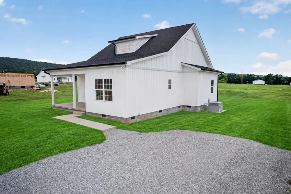 3607 Greenhaw Rd Decherd, TN 37324