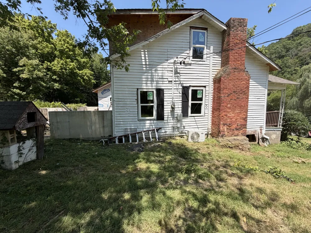 303 Little Creek Rd Pleasant Shade, TN 37145