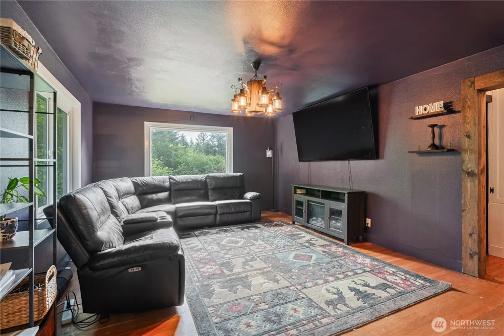 355 Slide Creek Road Longview, WA 98632