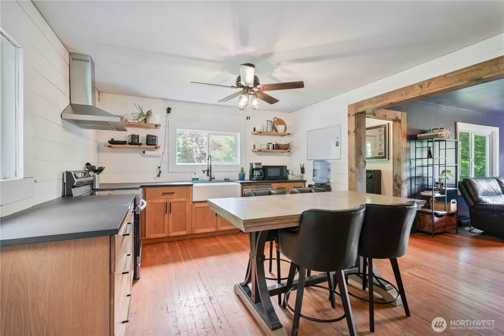 355 Slide Creek Road Longview, WA 98632
