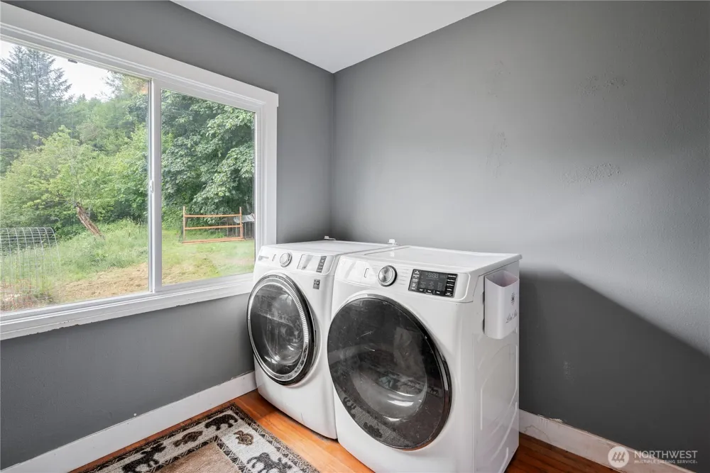 355 Slide Creek Road Longview, WA 98632