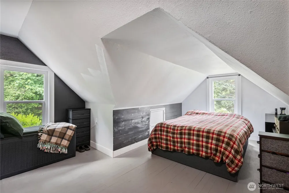 355 Slide Creek Road Longview, WA 98632
