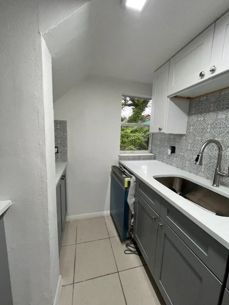 915 SEMINOLE STREET Clearwater, FL 33755