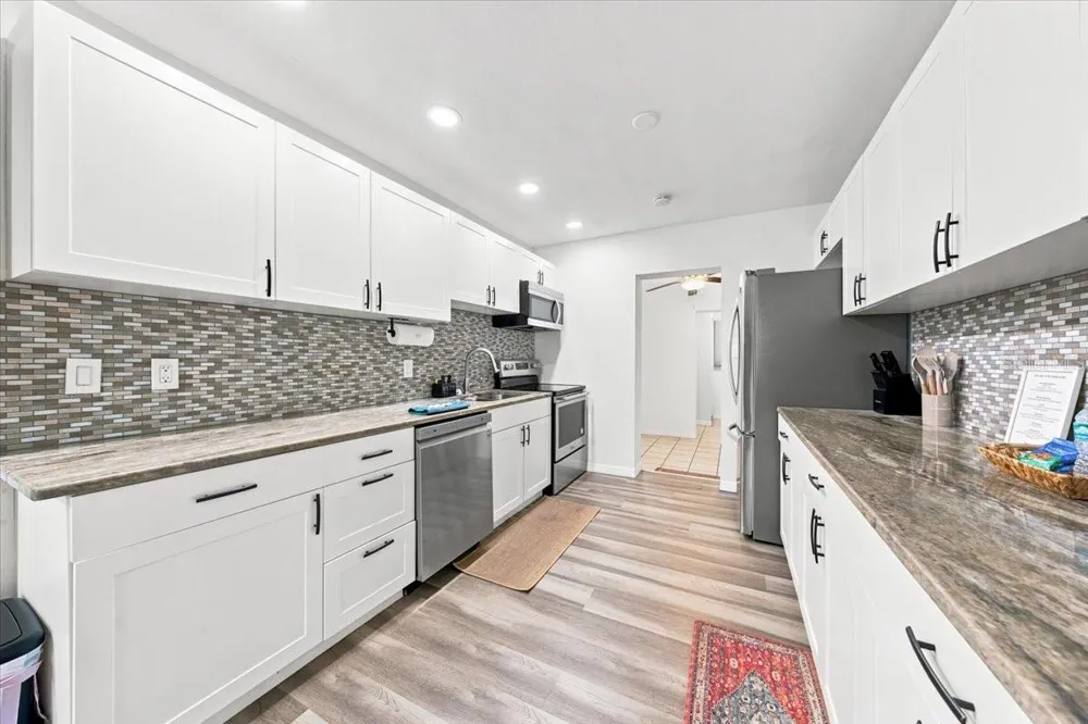 6350 60TH AVENUE St Petersburg, FL 33709