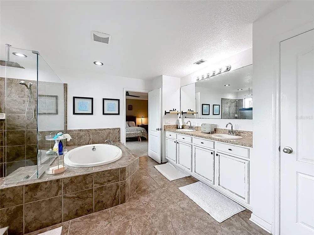 726 WOODS LANDING DRIVE Minneola, FL 34715