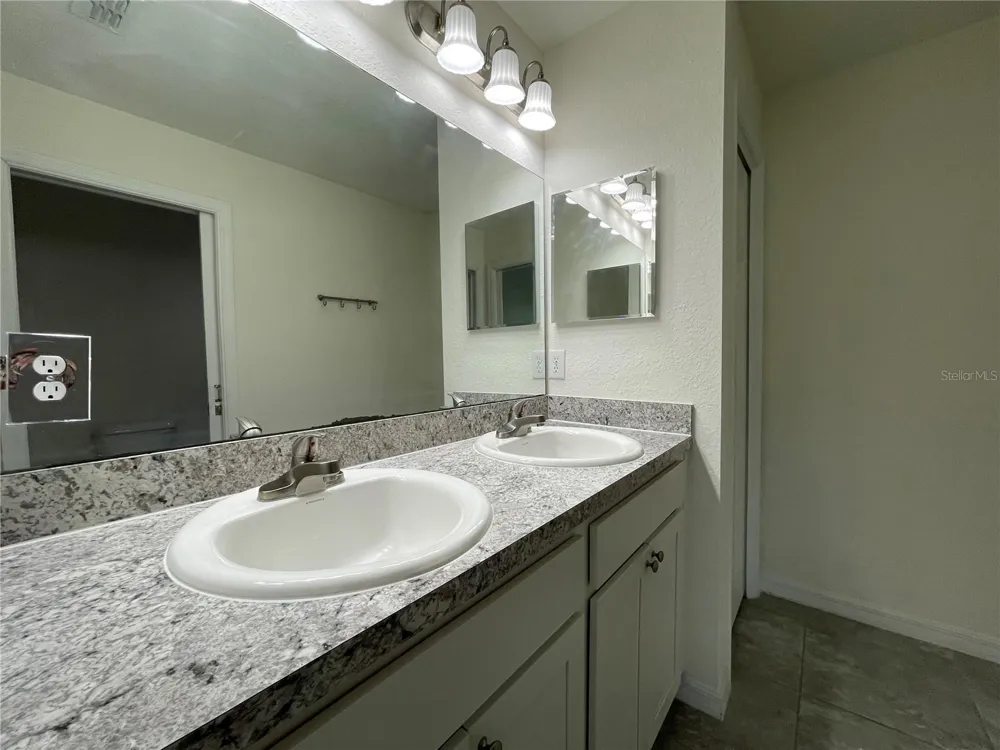 16958 SW 20TH COURT ROAD ocala, FL 34473