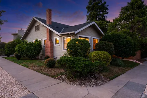 612 English Street