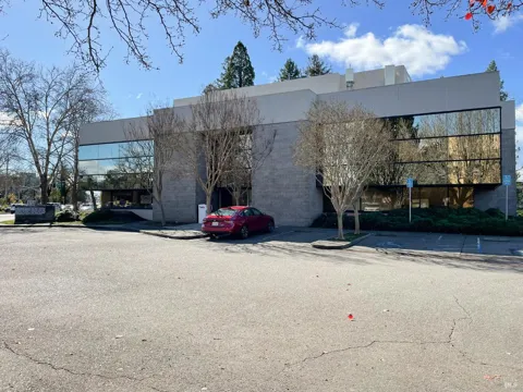 8733 Lakewood Drive