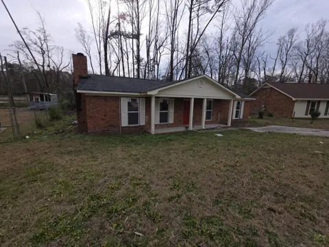 3008 Mistletoe Avenue