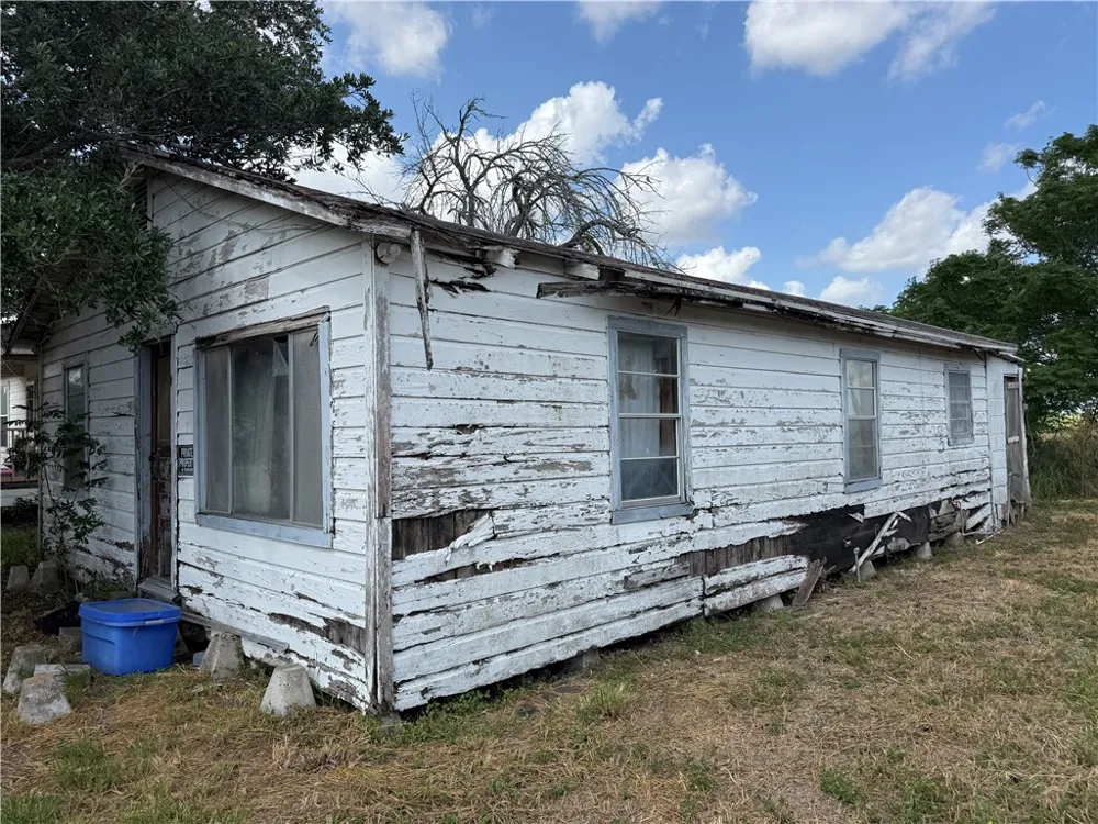 314 Francis Street Bishop, TX 78343