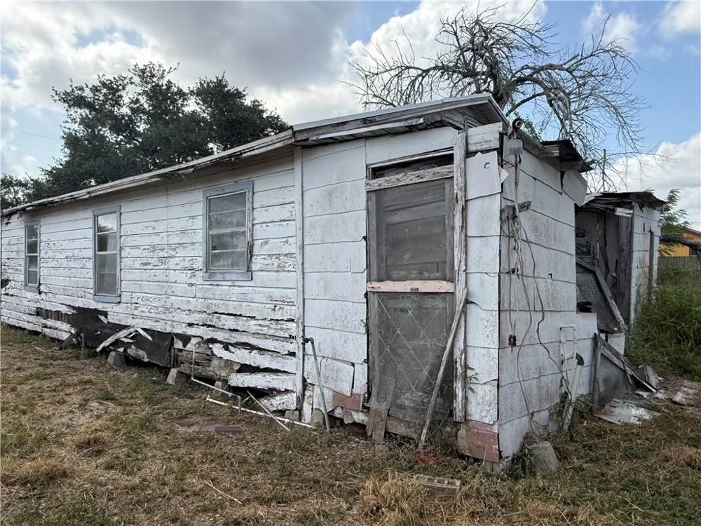 314 Francis Street Bishop, TX 78343