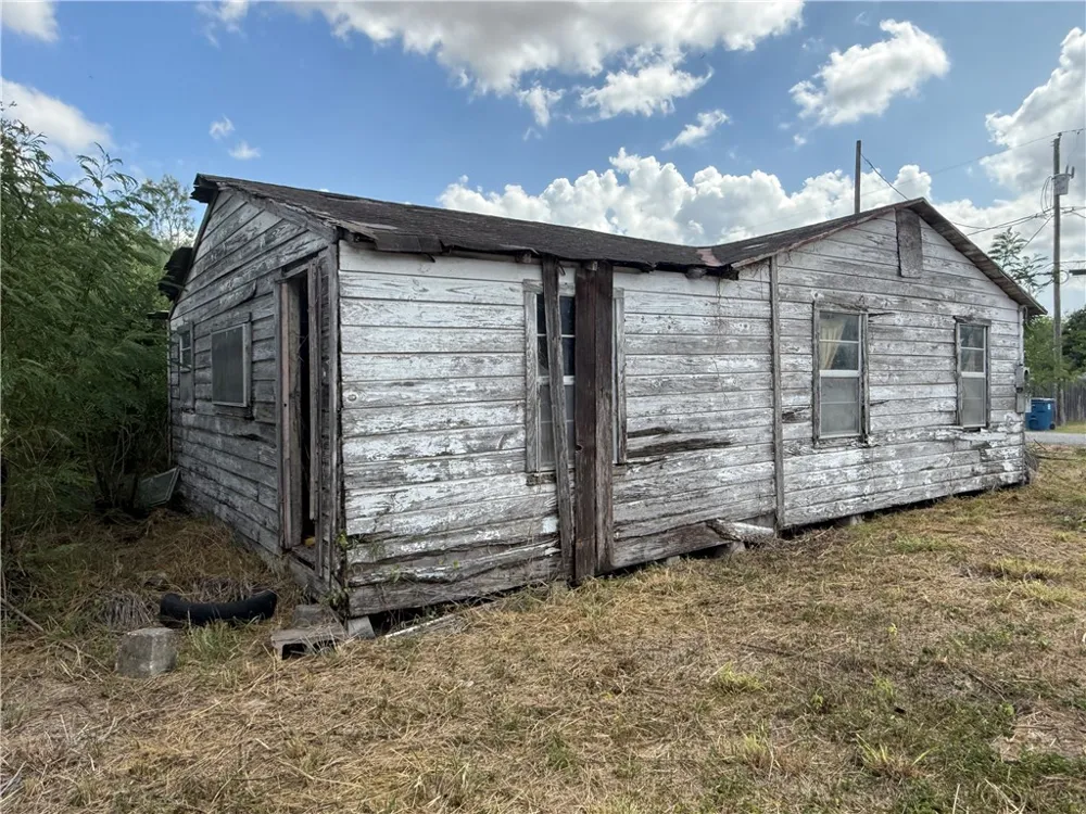 314 Francis Street Bishop, TX 78343