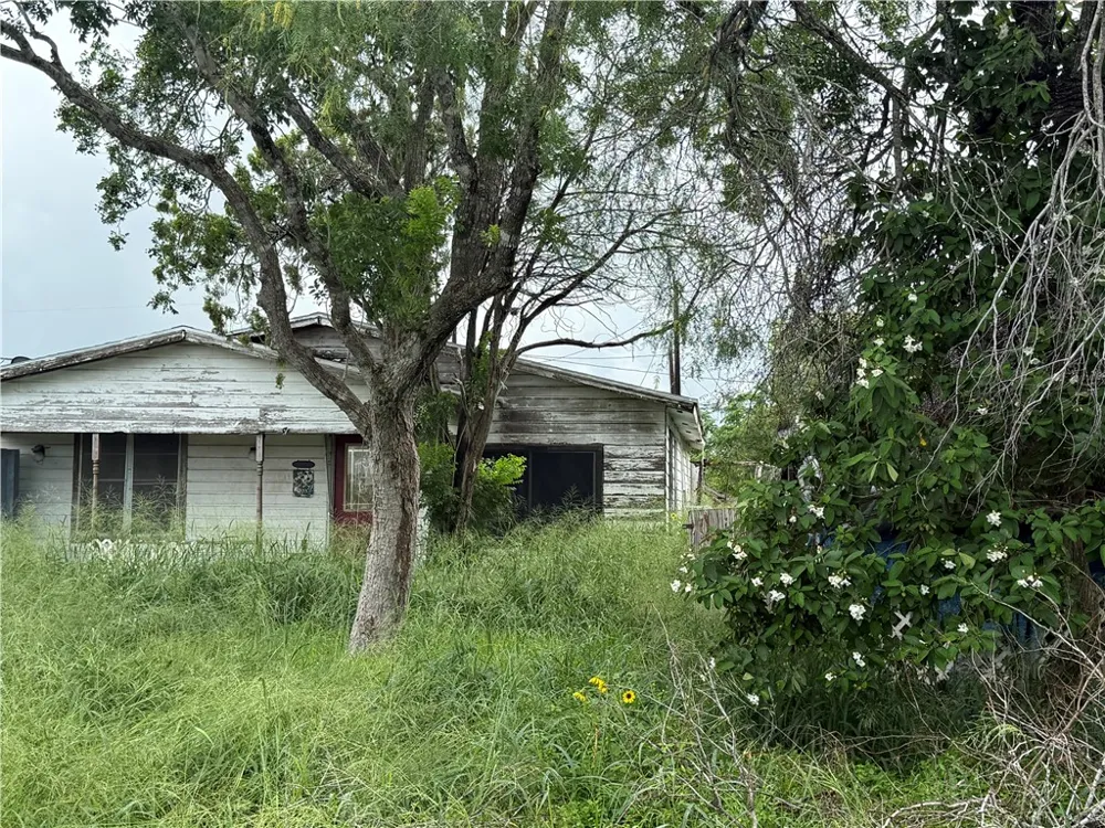 306 W 3rd Street Bishop, TX 78343