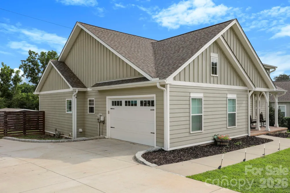 8 Vedder Way Swannanoa, NC 28778