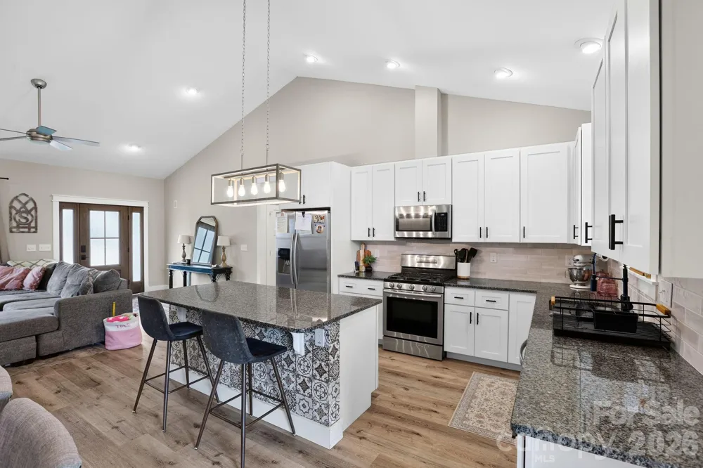 8 Vedder Way Swannanoa, NC 28778