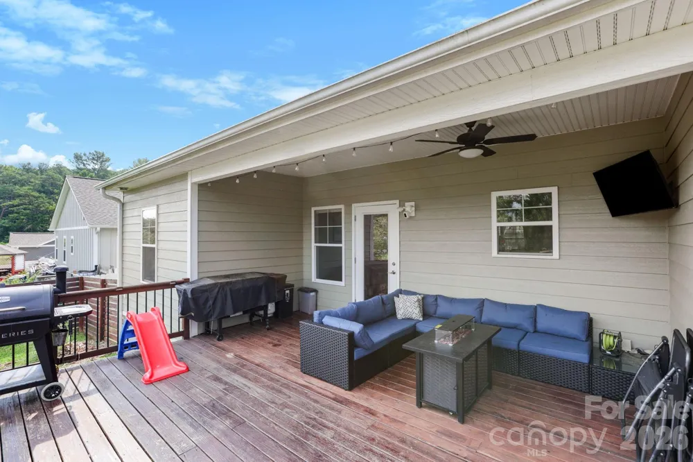 8 Vedder Way Swannanoa, NC 28778