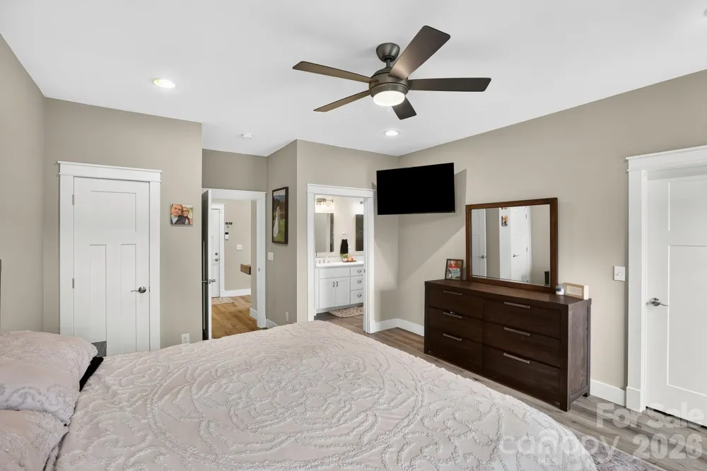 8 Vedder Way Swannanoa, NC 28778