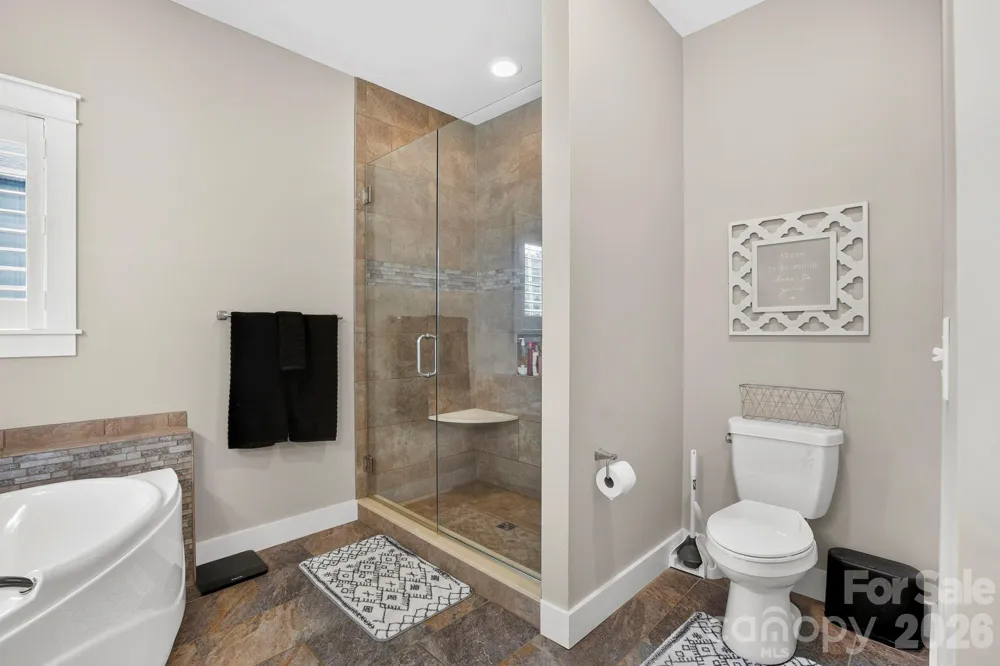 8 Vedder Way Swannanoa, NC 28778