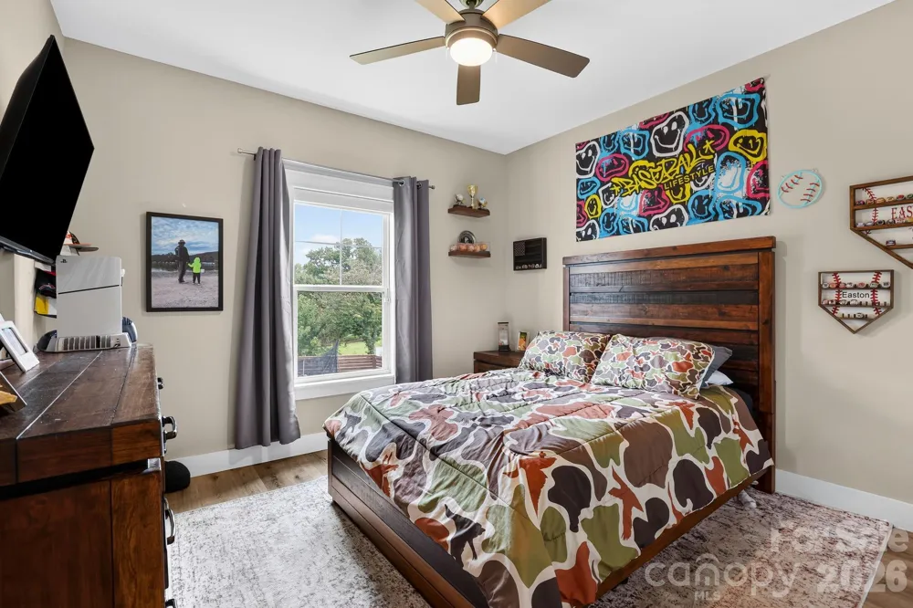 8 Vedder Way Swannanoa, NC 28778