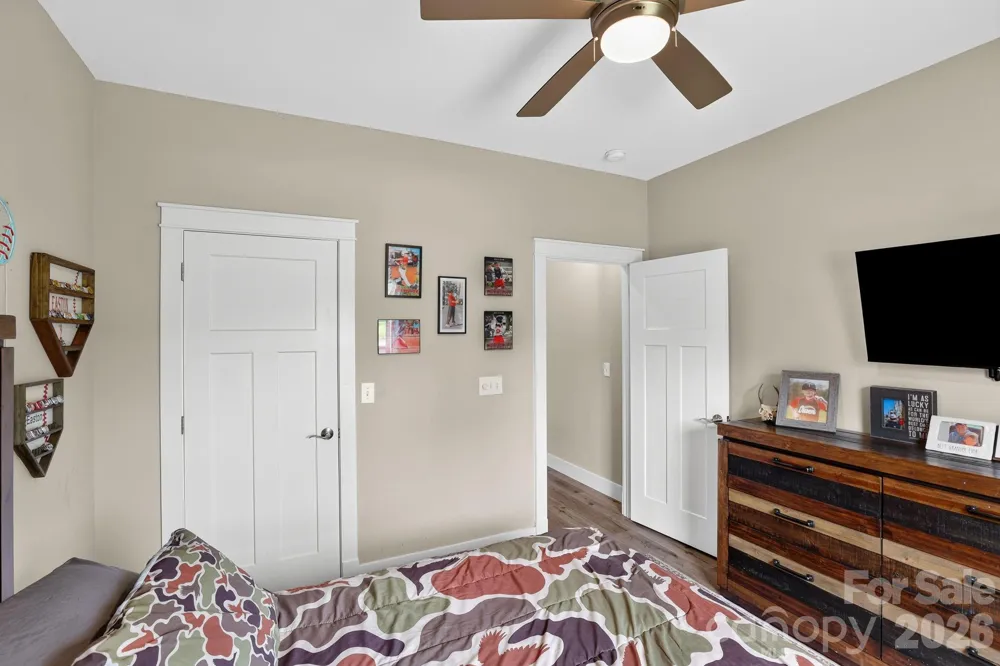 8 Vedder Way Swannanoa, NC 28778