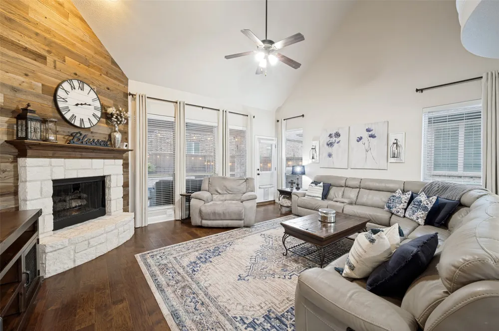3108 Stonefield The Colony, TX 75056