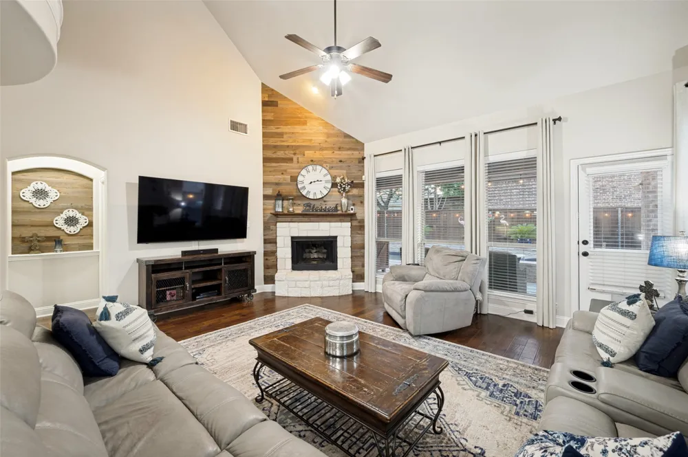 3108 Stonefield The Colony, TX 75056