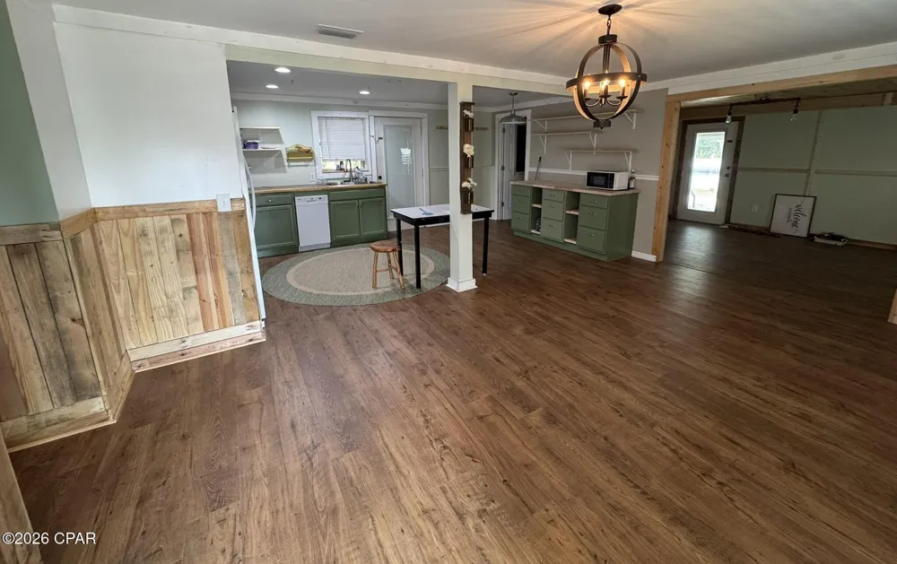 2062 Dollar Lane Sneads, FL 32460