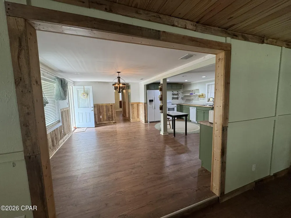 2062 Dollar Lane Sneads, FL 32460
