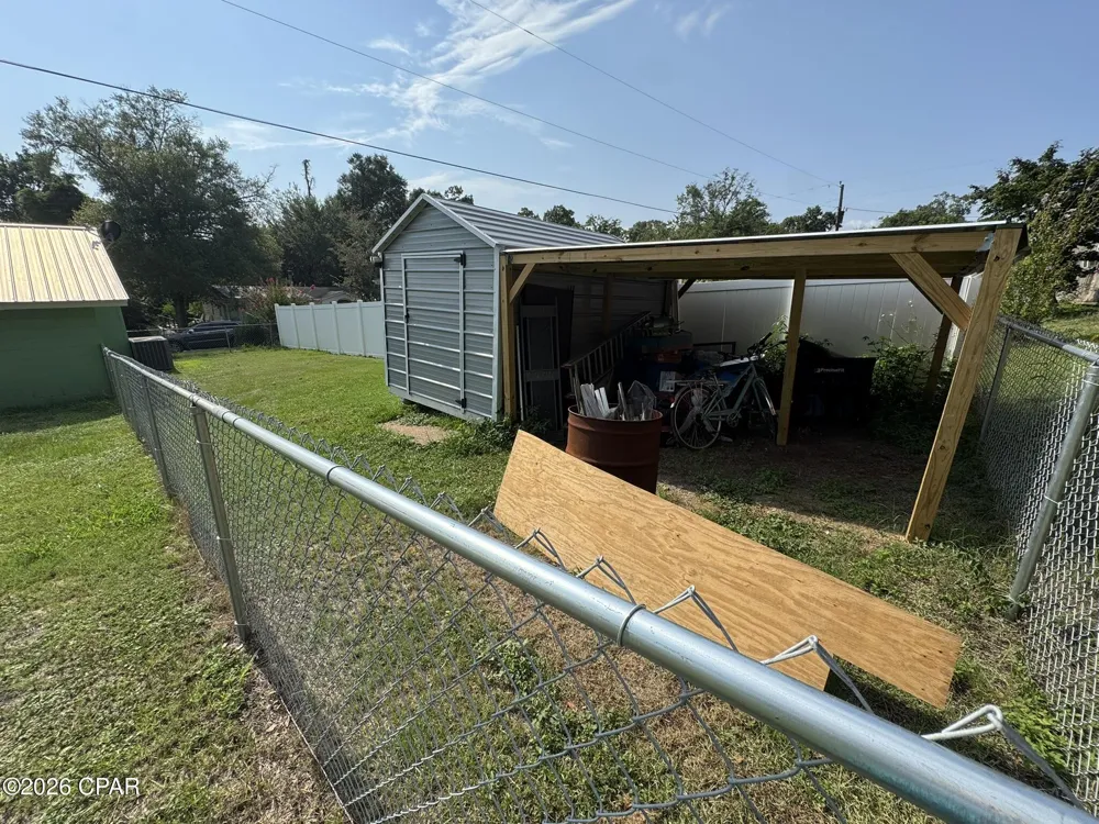 2062 Dollar Lane Sneads, FL 32460