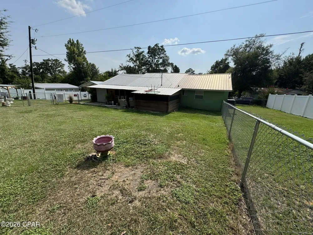 2062 Dollar Lane Sneads, FL 32460