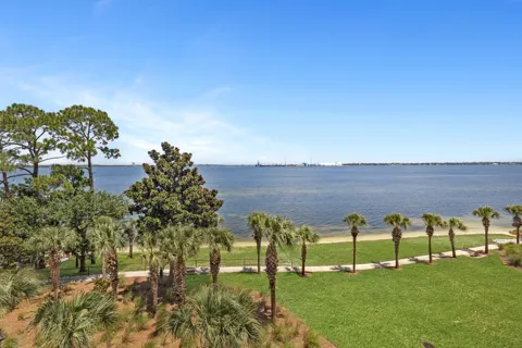 2400 Grandiflora Boulevard #E404