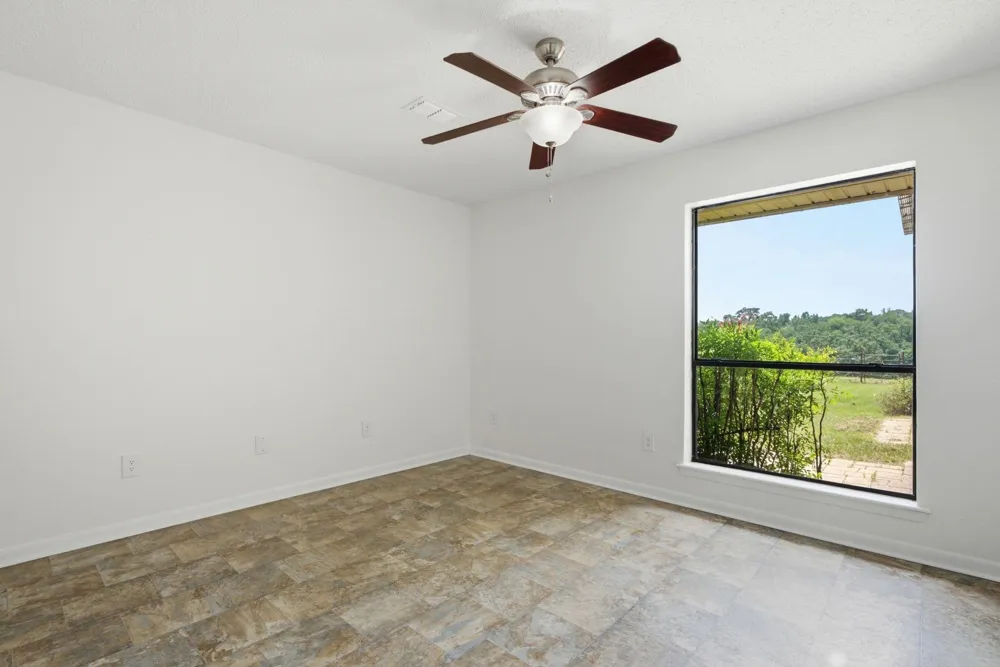 931 Private Road 5140 Grapeland, TX 75844