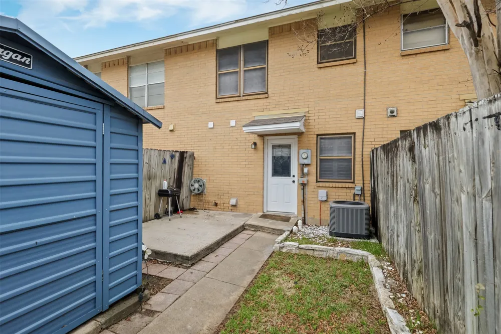 2658 Patricia Lane Garland, TX 75041