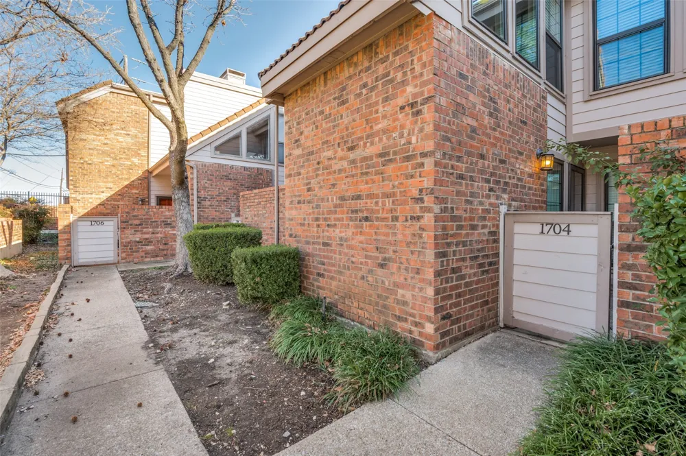 18240 Midway Road #1704 Dallas, TX 75287