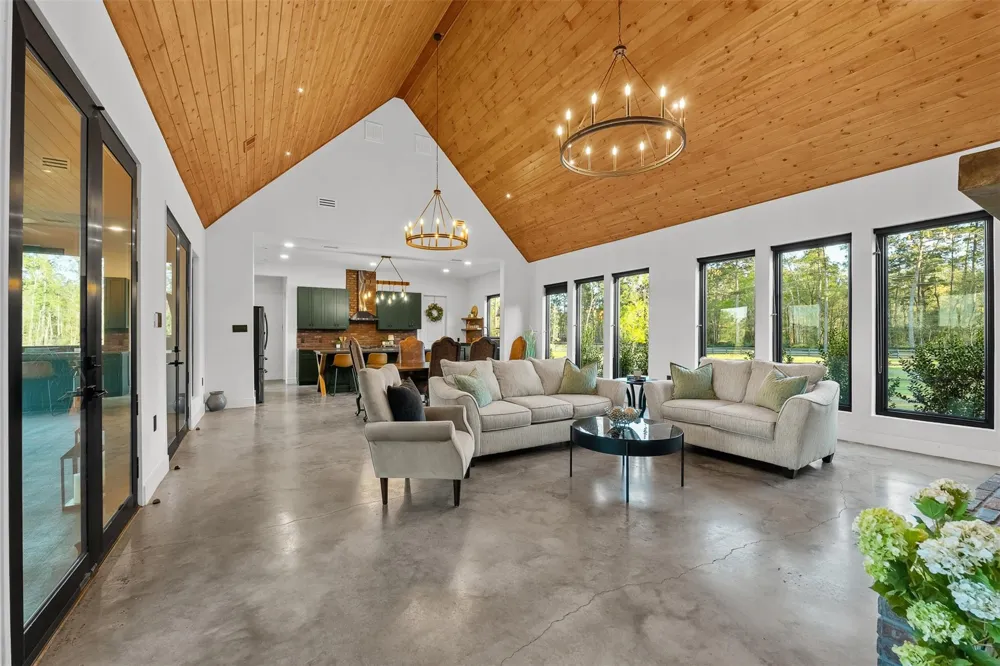 10202 Woodlane Boulevard Magnolia, TX 77354