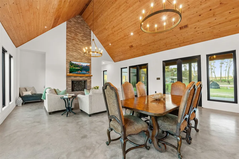 10202 Woodlane Boulevard Magnolia, TX 77354
