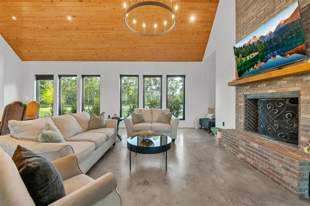 10202 Woodlane Boulevard Magnolia, TX 77354